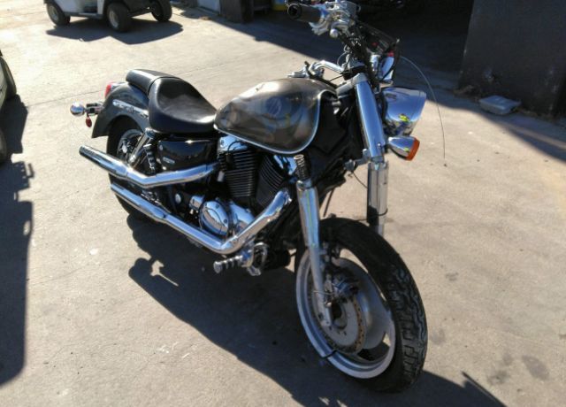 Honda VT1100C2 (SHADOW SABRE)