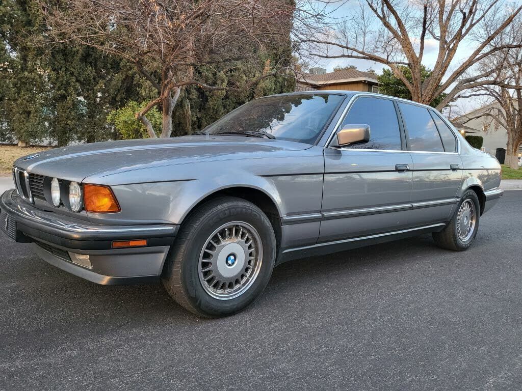 BMW 735i