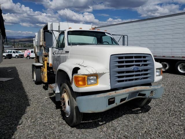 Ford F-700