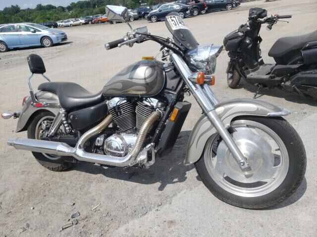 Honda VT1100C2 (SHADOW SABRE)