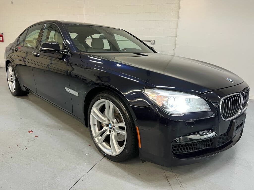BMW 740i