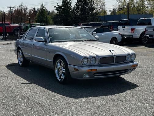 Jaguar XJR