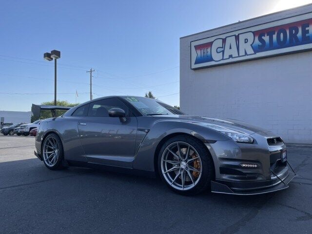 Nissan GT-R