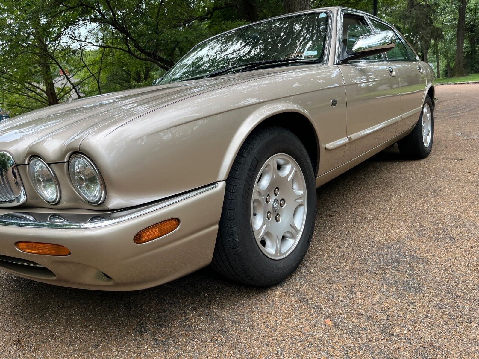 Jaguar XJ8