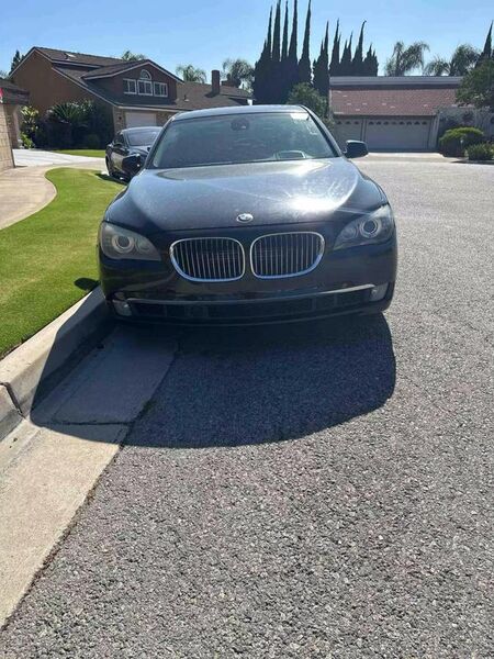 BMW 750i