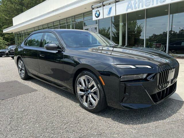 2023 BMW 740i