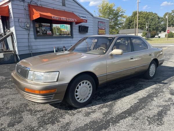 Lexus LS