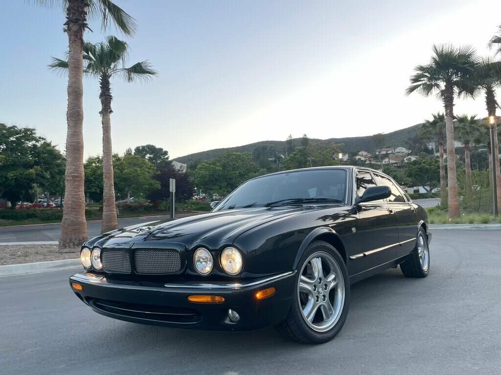 Jaguar XJR