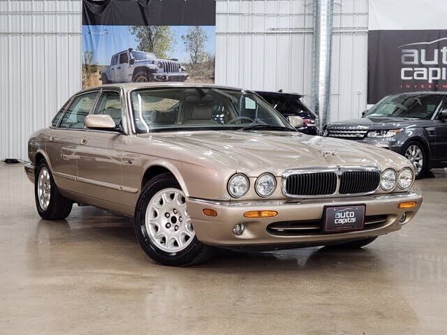 Jaguar XJ8