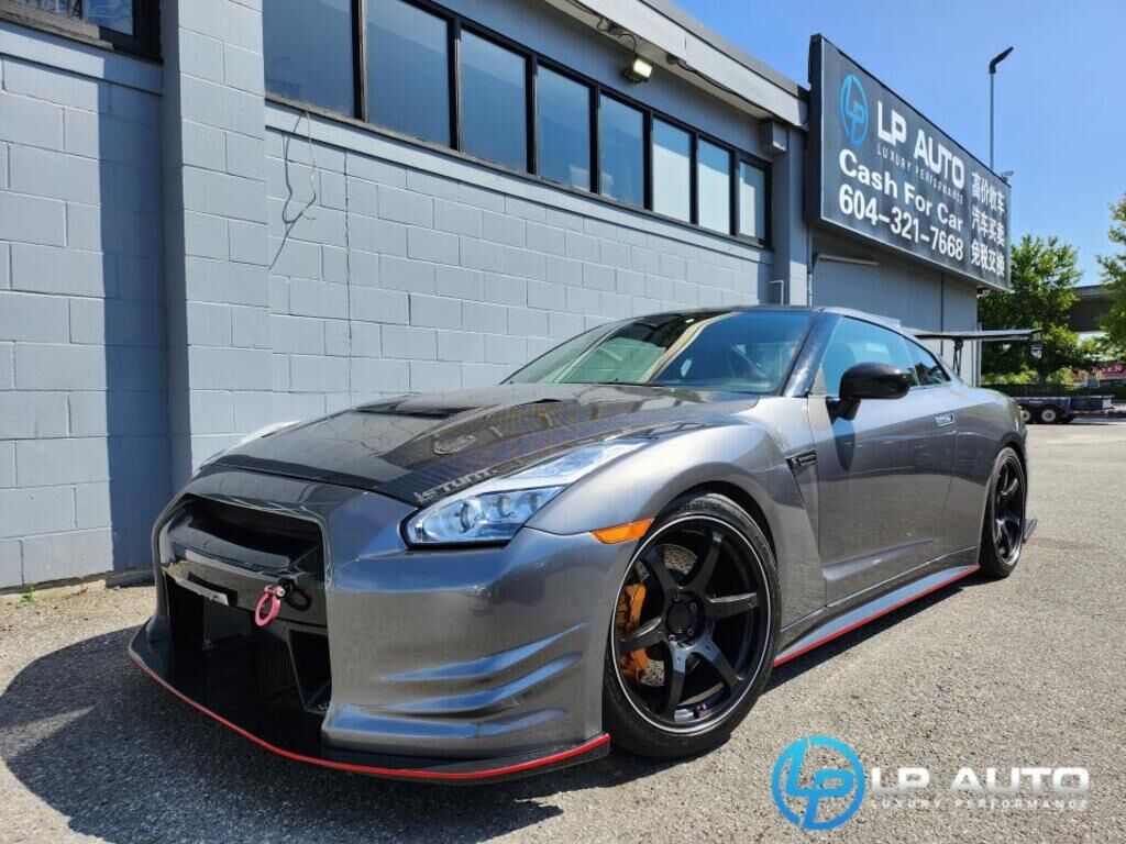 Nissan GT-R