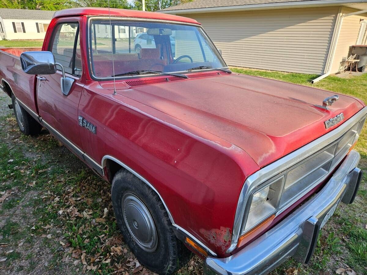 Dodge D-Series