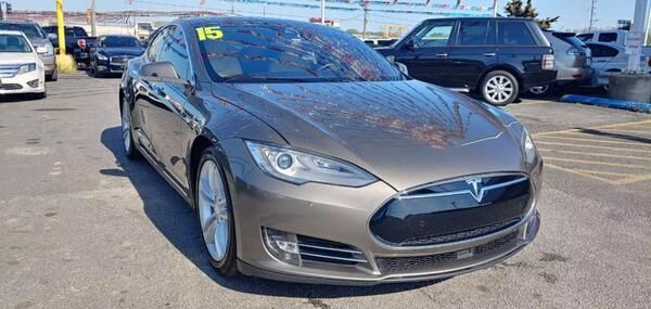 2015 TESLA Model S