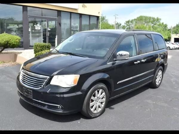 2012 CHRYSLER Town and Country