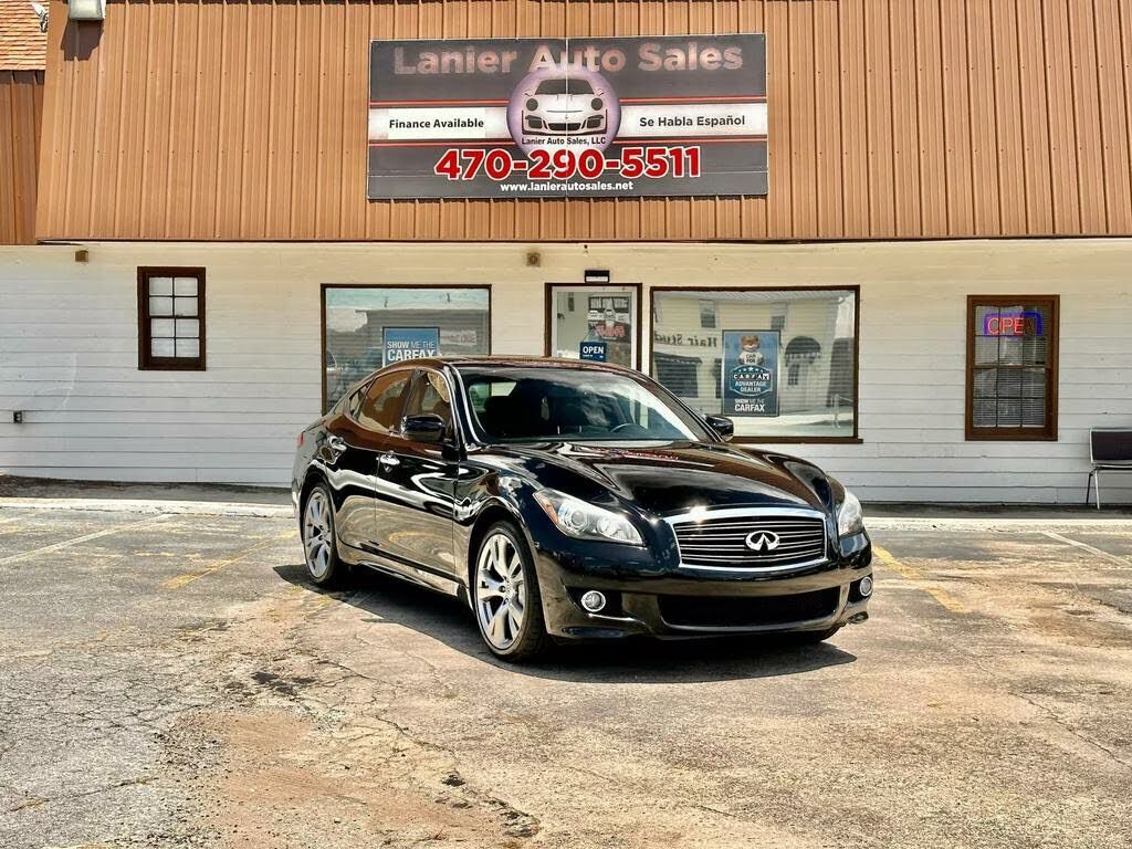 Infiniti Q70
