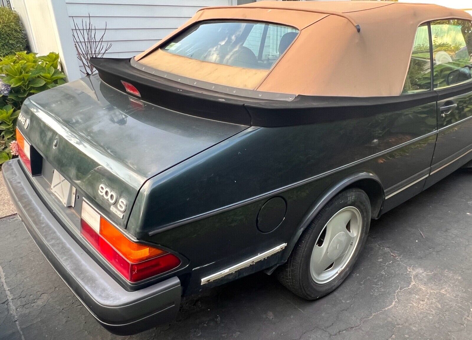 Saab 900