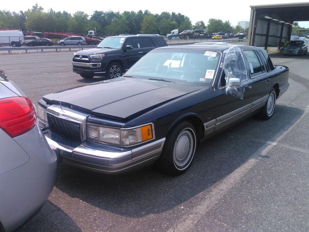 Lincoln Town Car