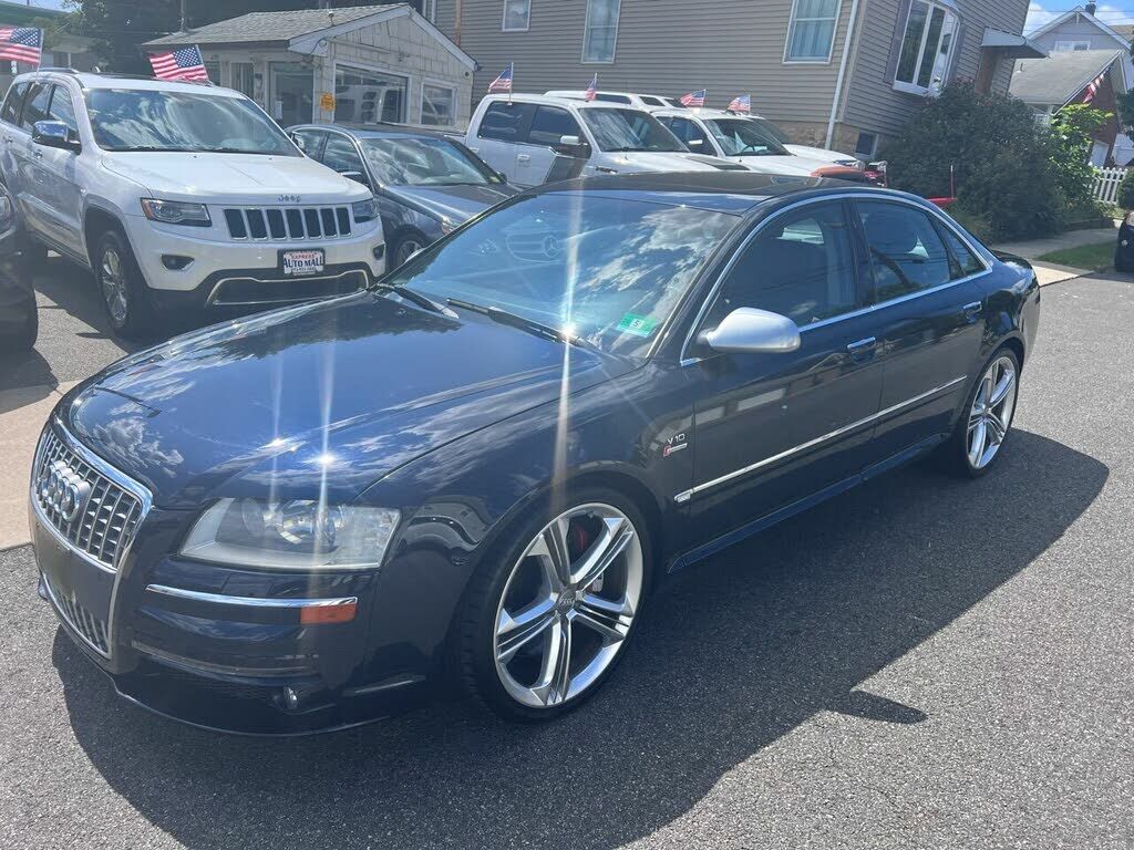 Audi S8
