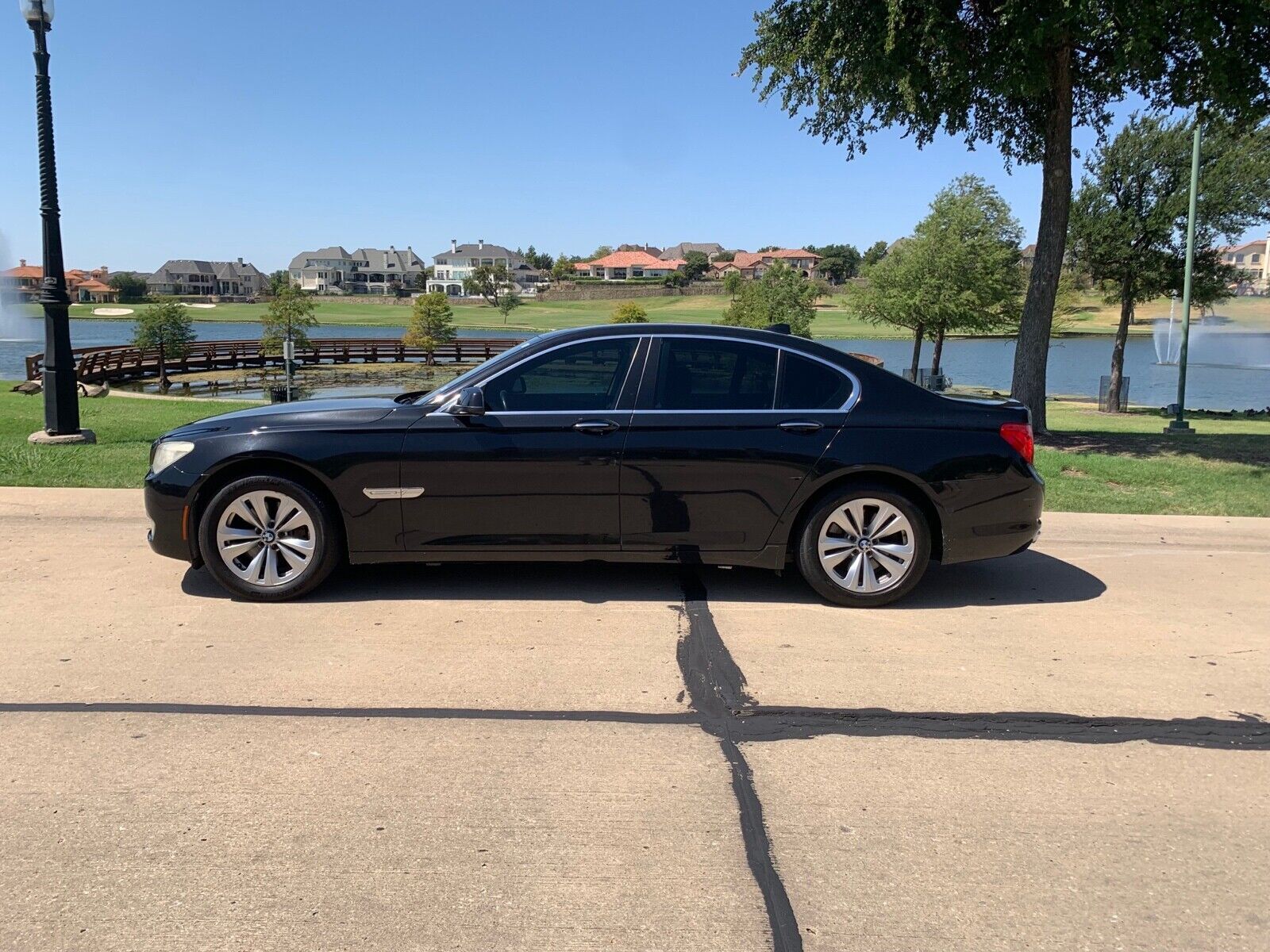 BMW 740i