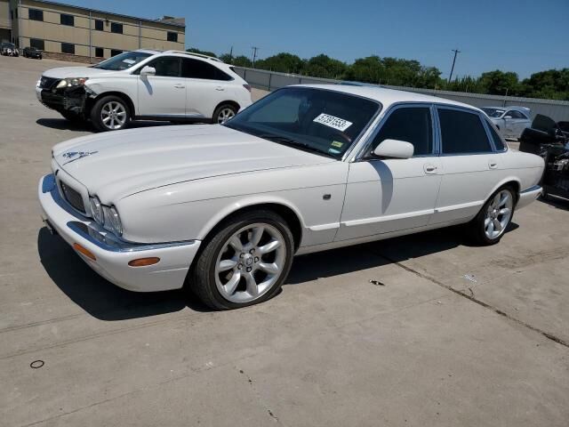Jaguar XJR