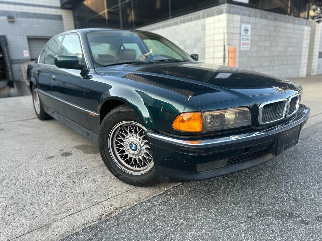 BMW 740i