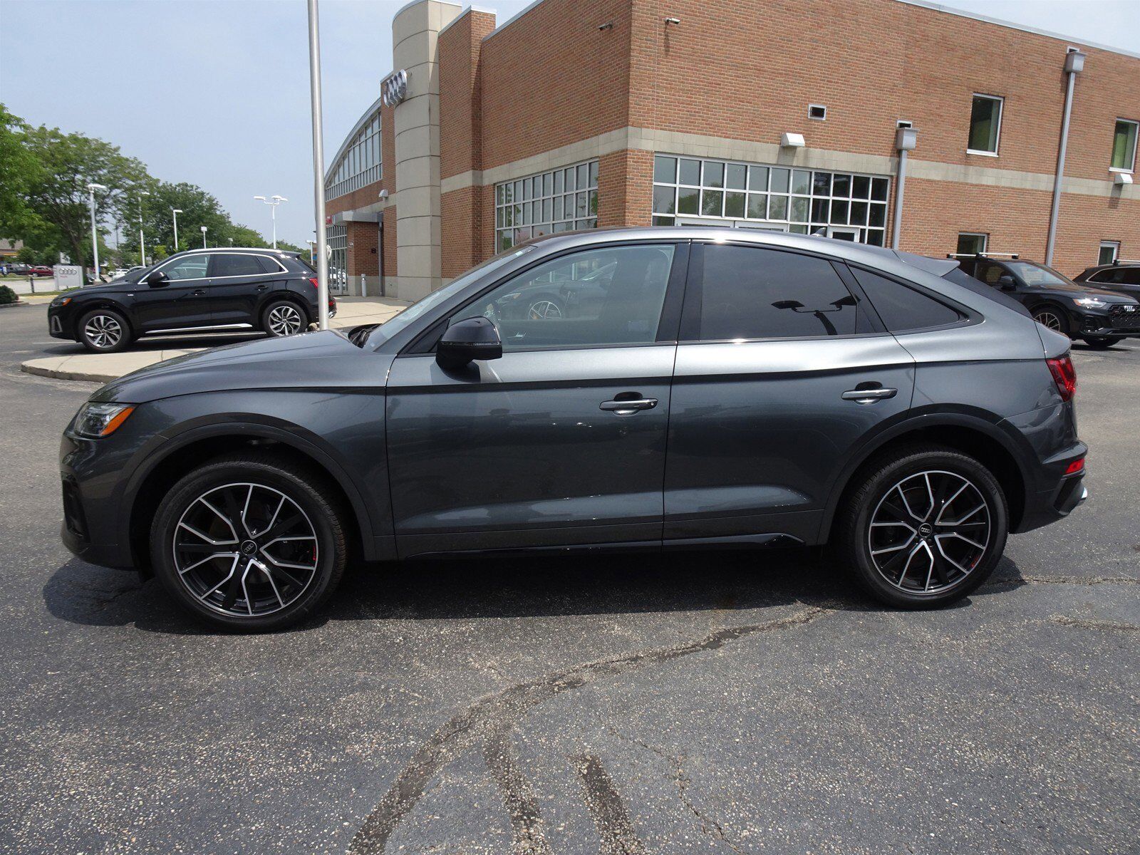 2023 Audi SQ5