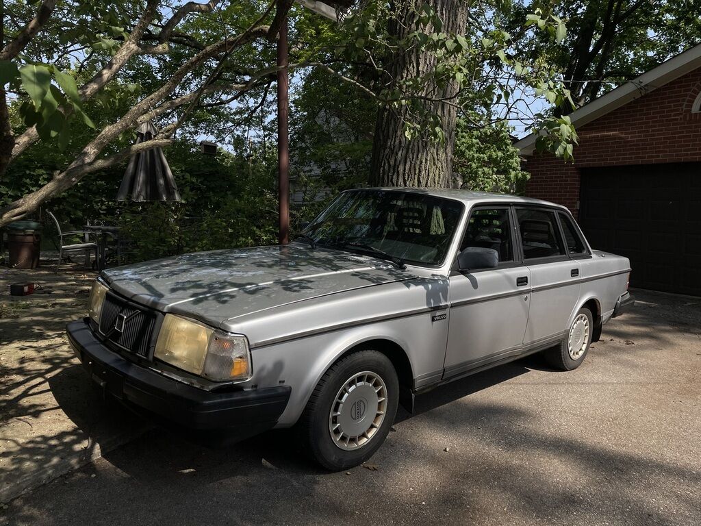 Volvo 240 Series