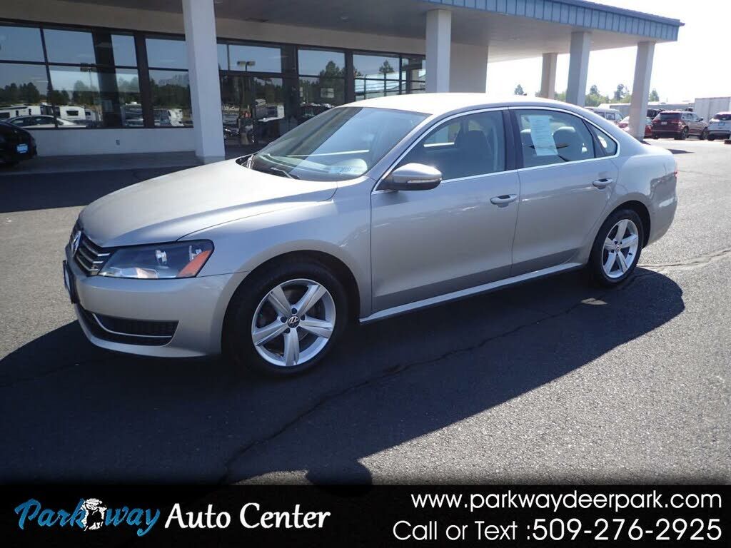 2012 VOLKSWAGEN Passat