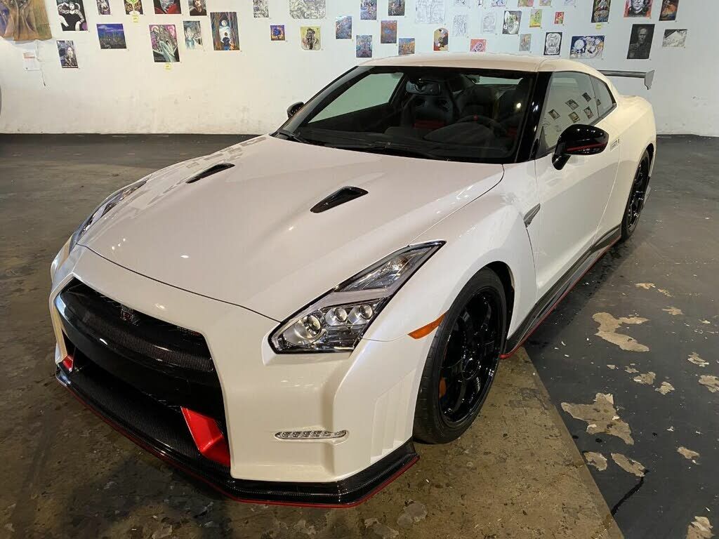 Nissan GT-R