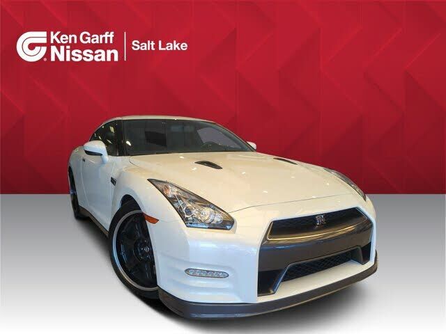 Nissan GT-R