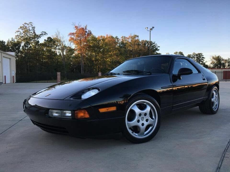 Porsche 928