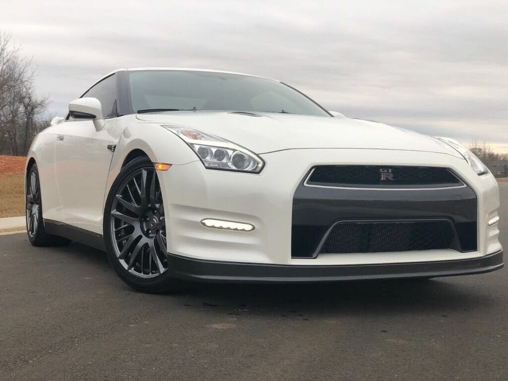 Nissan GT-R