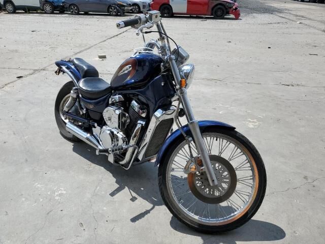 Suzuki VS800