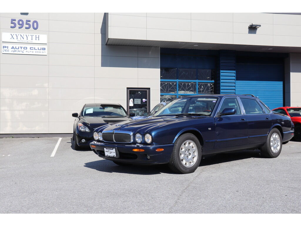 Jaguar XJ8