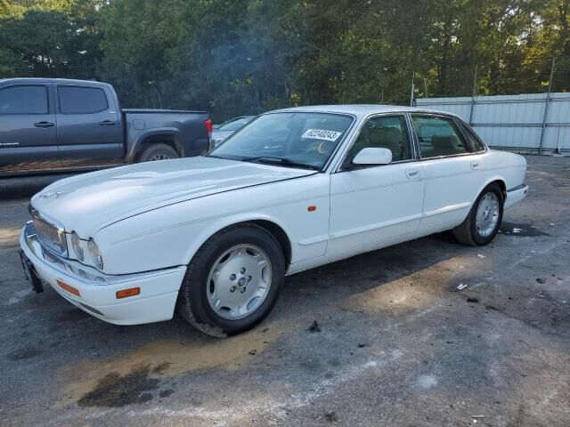Jaguar XJ6