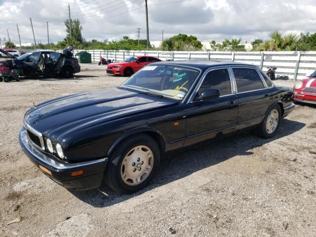 Jaguar XJ6