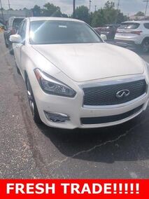 Infiniti Q70