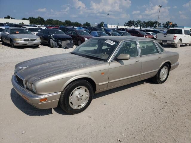 Jaguar XJ6