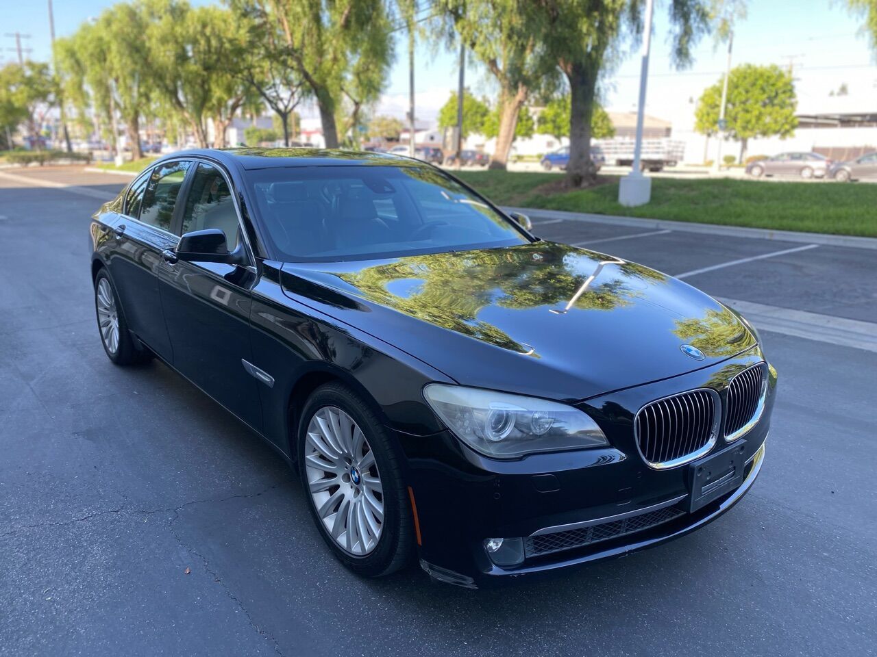 BMW 750i