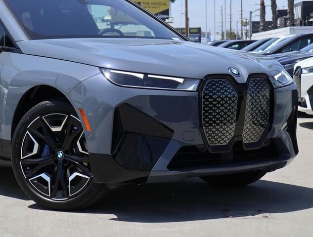 2024 BMW iX