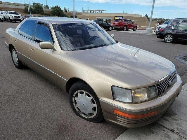 Lexus LS