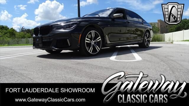 BMW M760i