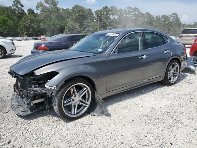 Infiniti Q70