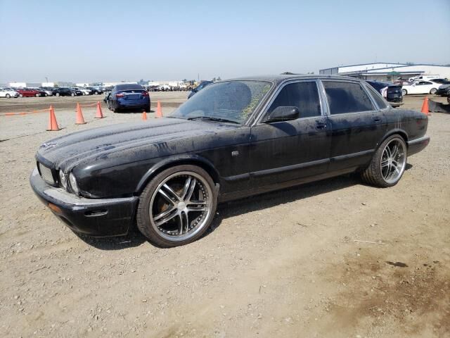Jaguar XJR