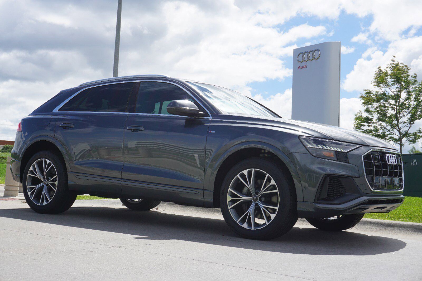 2023 Audi Q8