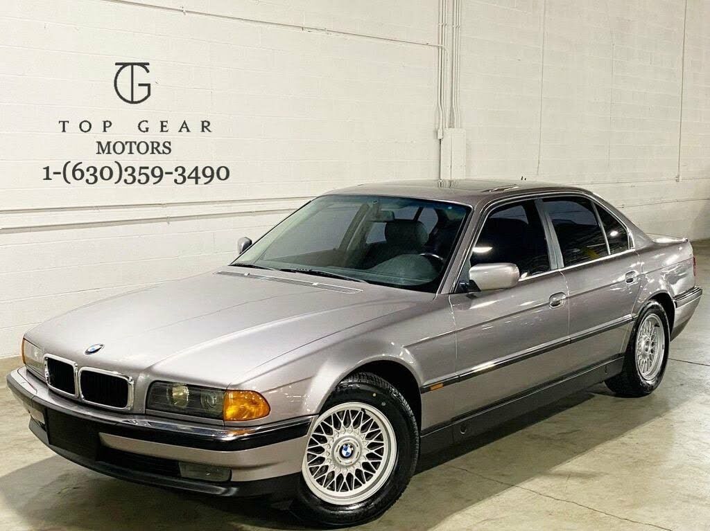 BMW 740i