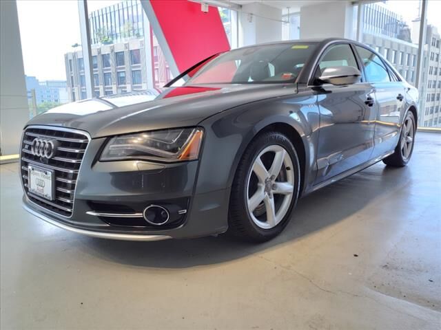 Audi S8