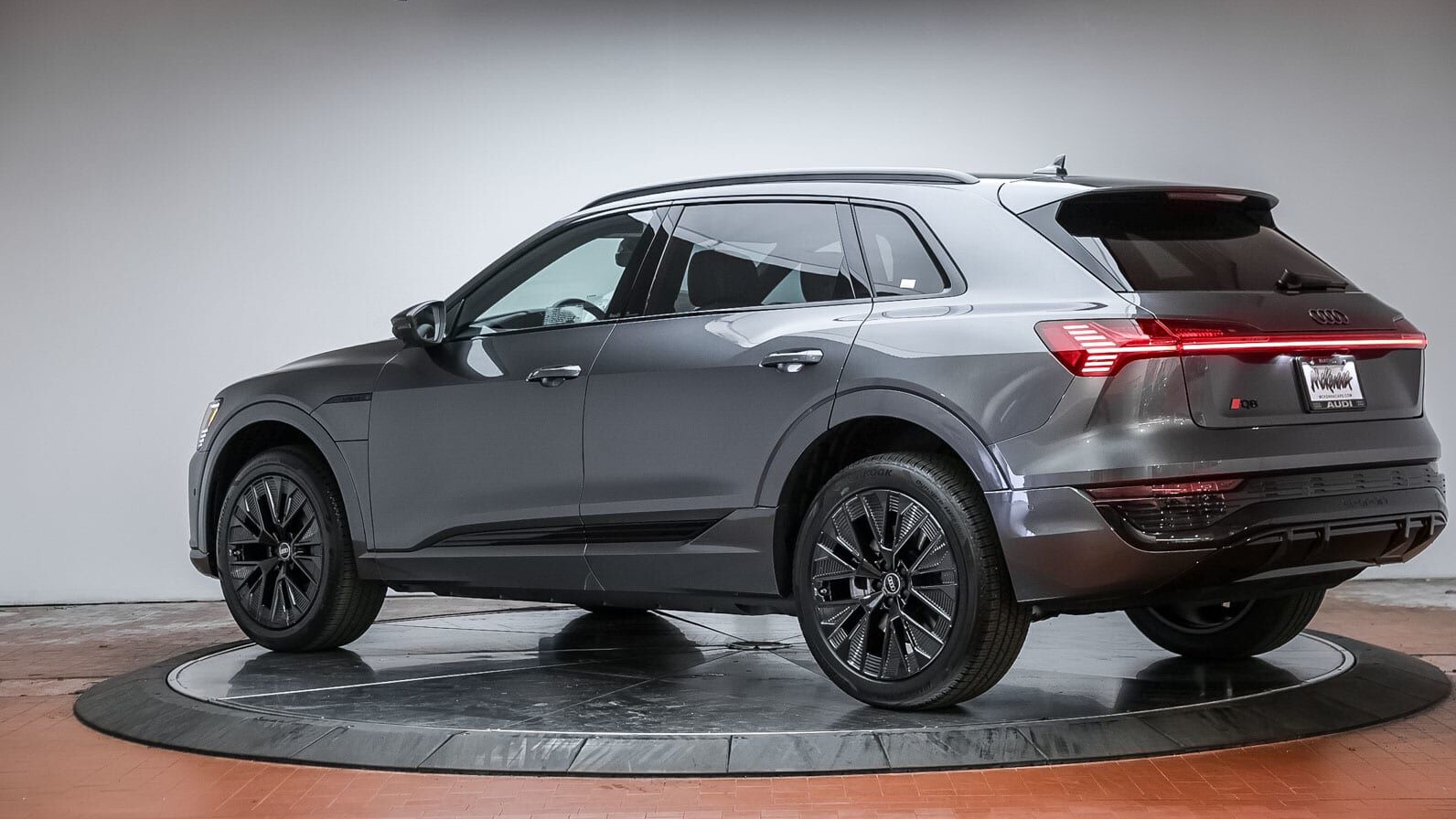 2024 Audi Q8