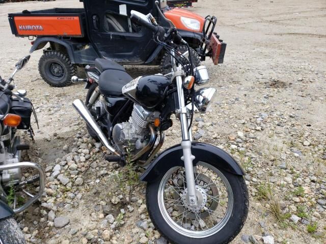 Suzuki GZ250
