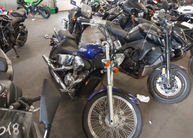 Honda VT600CD (SHADOW VLX DELUXE)