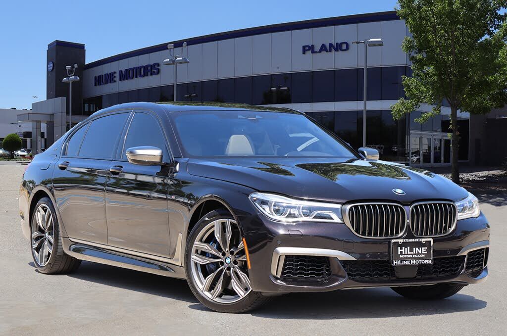 BMW M760i